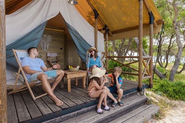 OBONJAN Island Resort - Glamping Lodge M