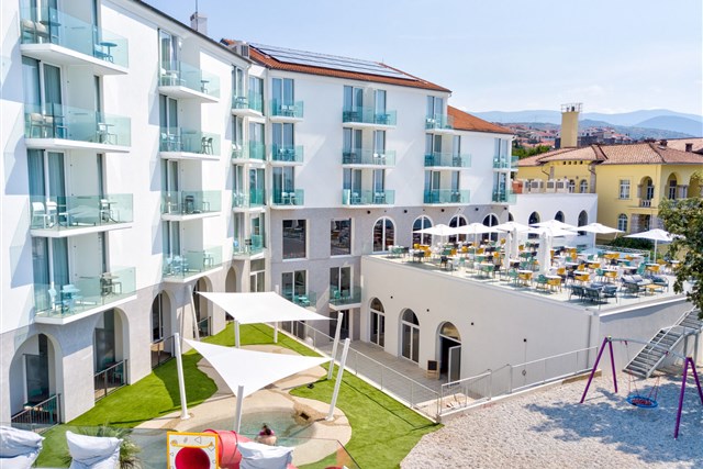 AMINESS LIŠANJ FAMILY HOTEL - 