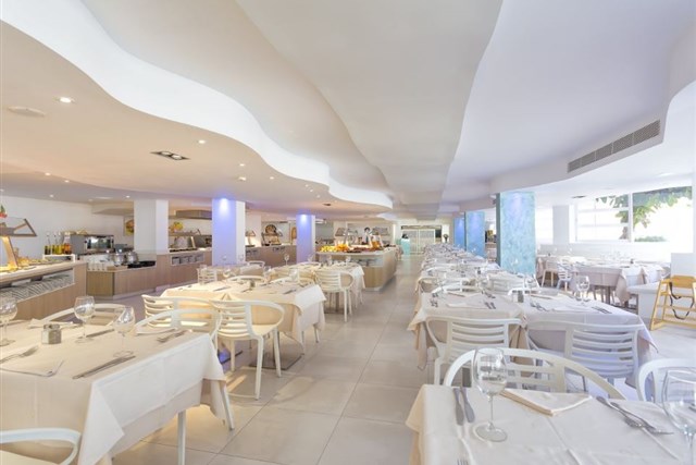 FERGUS STYLE CALA BLANCA SUITES - restaurace